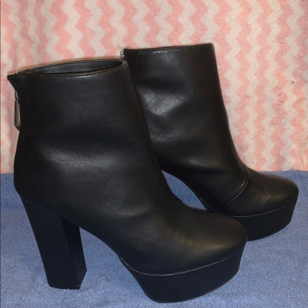 Fuax leather booties - Picture 4 of 7